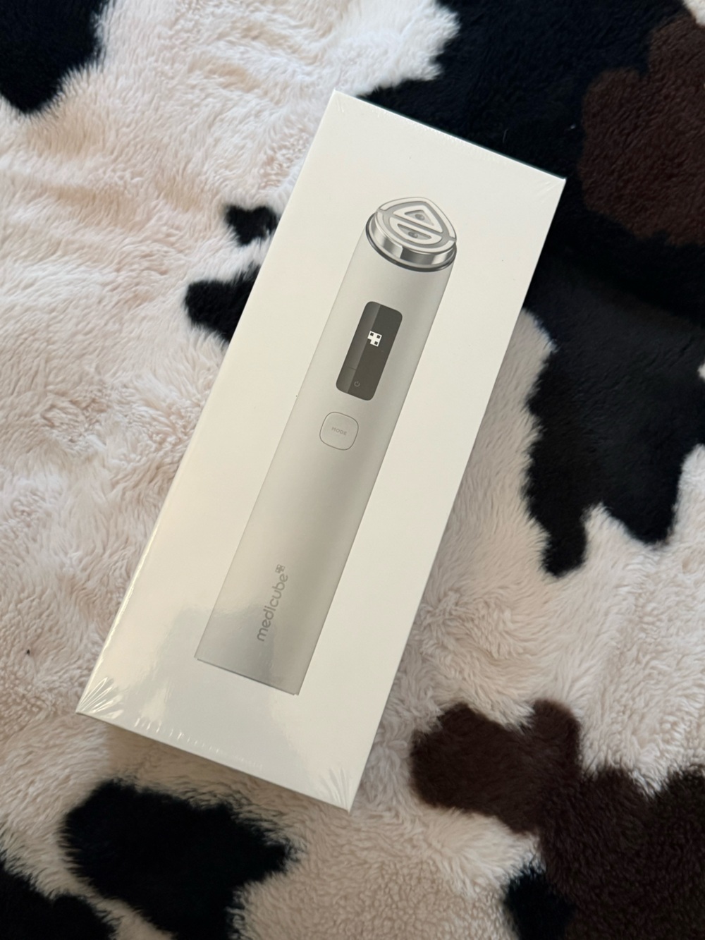 MediCube White Facial Skincare Device - Gentle Home Treatment